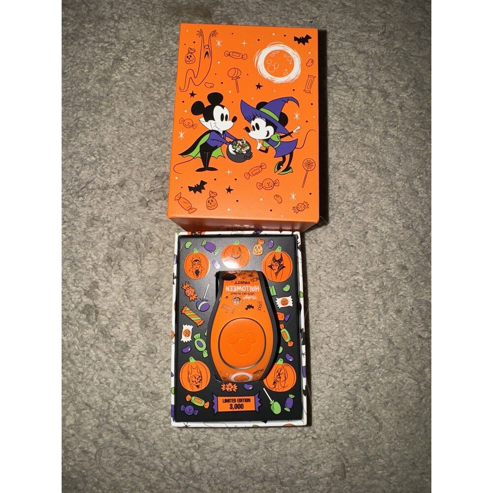 NEW Disney Mickey's Not So Scary Halloween Limited Edition 3000 Magic Band